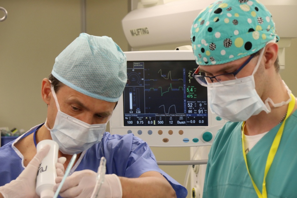 Врачи Петербурга спасли плод с гигантской опухолью с помощью лазера